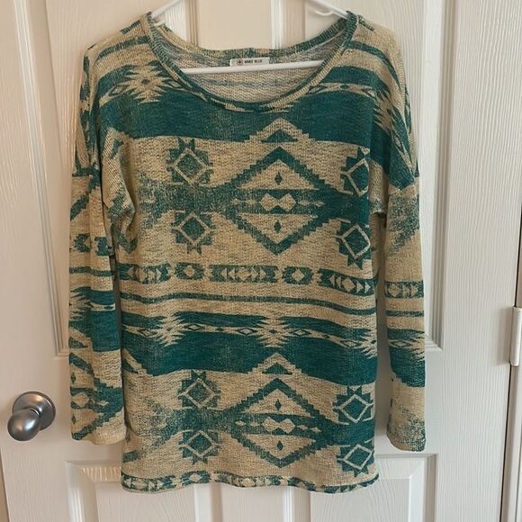 Tribal Print Sweater  - Picture 5 of 9